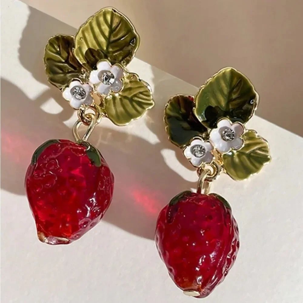 Bohemian strawberry earrings M192